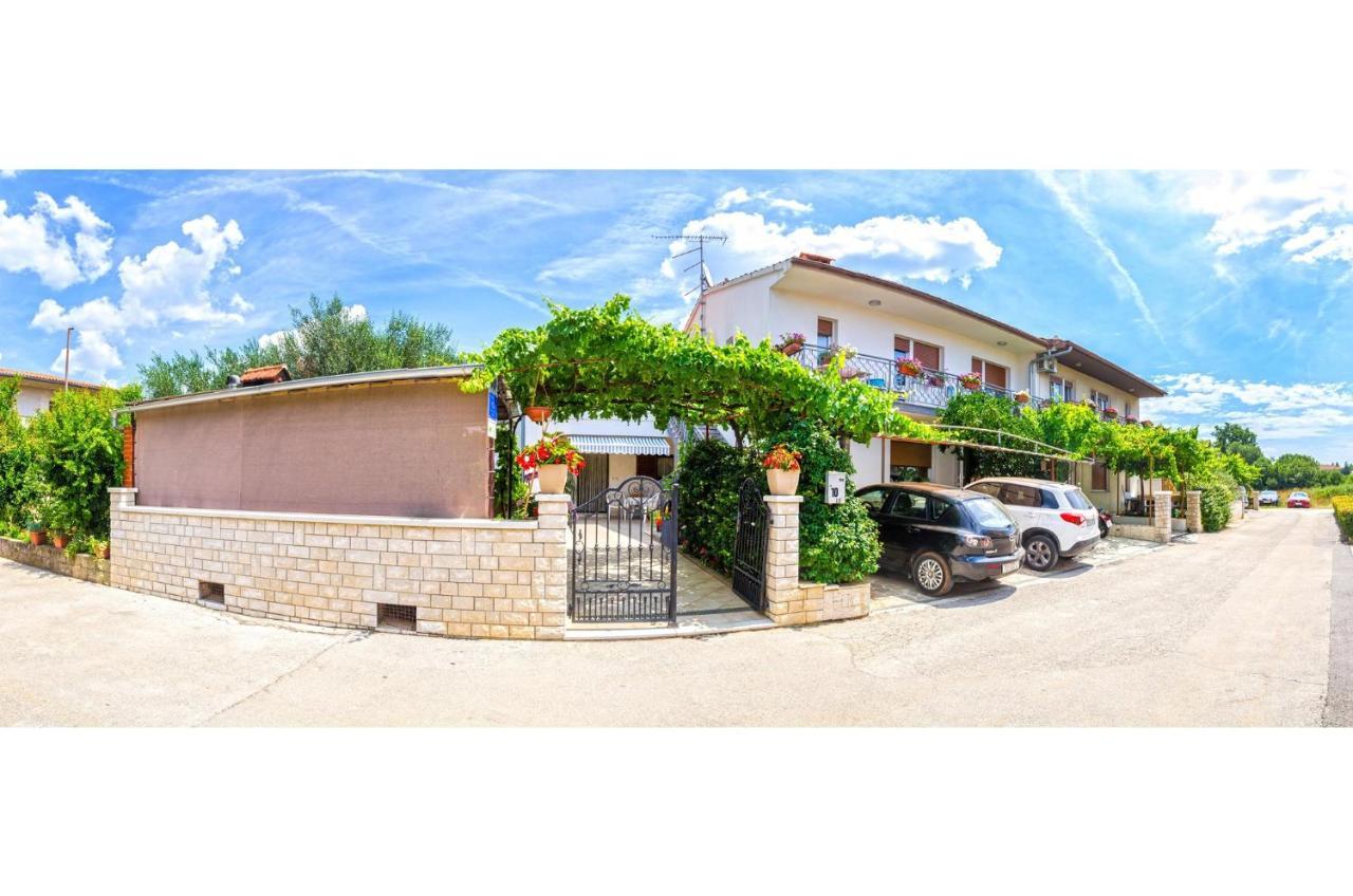 Holiday Home Eufemia-1 By Interhome Пула Экстерьер фото
