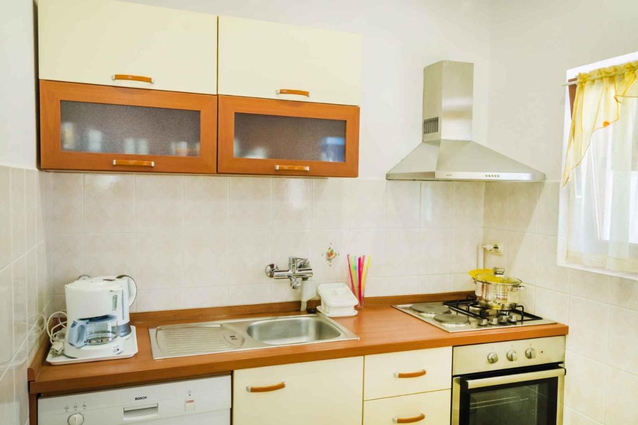 Holiday Home Eufemia-1 By Interhome Пула Экстерьер фото